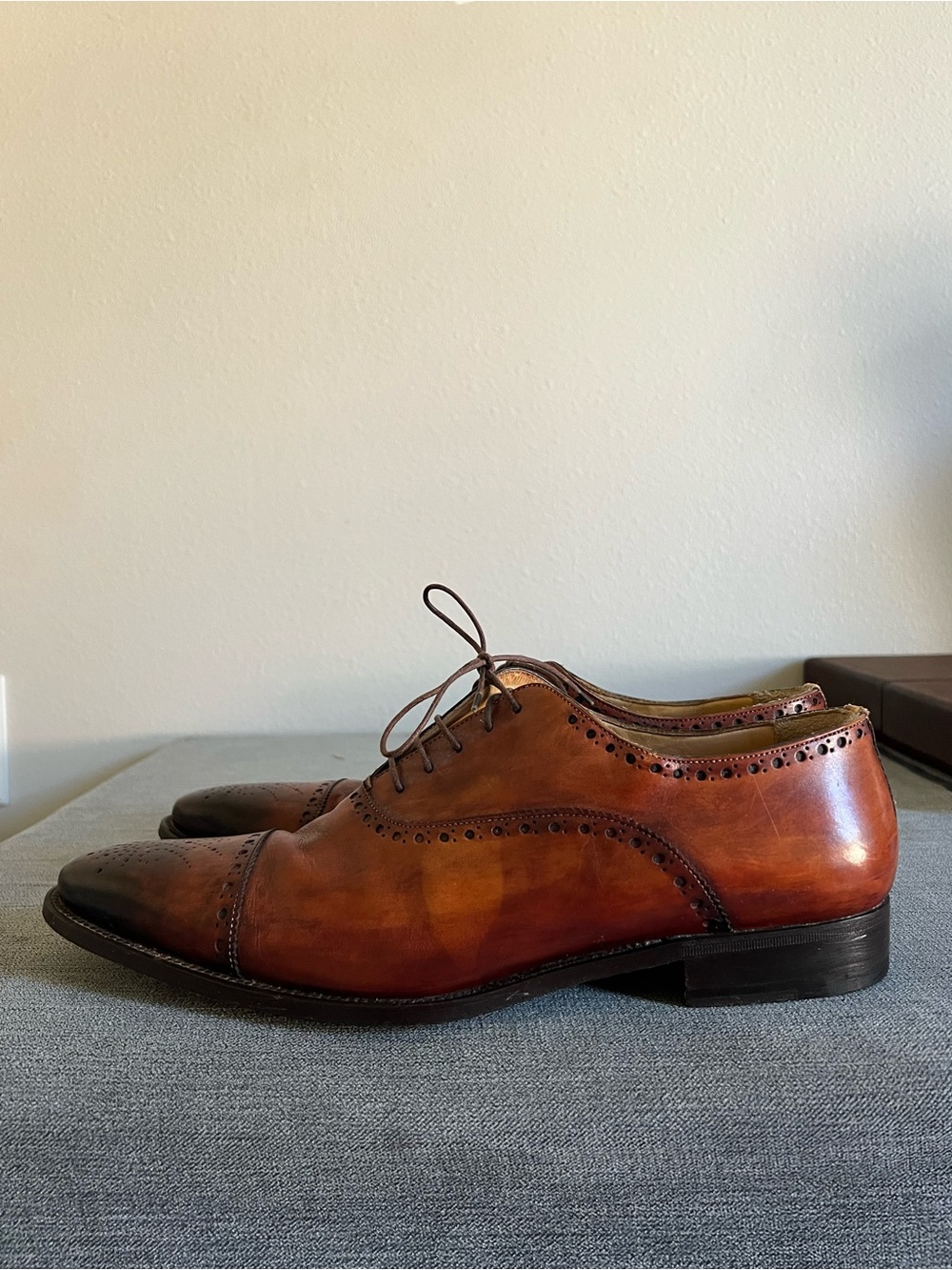 Men’s Santoni Classic Brown Leather Oxford Dress Shoes size 9.5